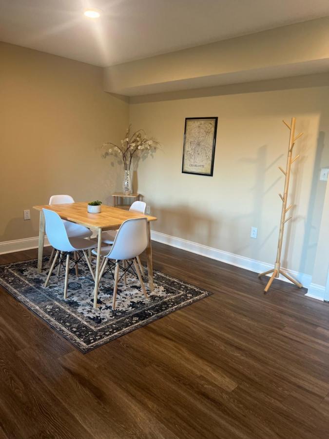 שרלוט Spacious 2 Bed, 2 Bath Uptown Gem In The Heart Of The City-Parking-Wi-Fi-Balcony Cgv מראה חיצוני תמונה