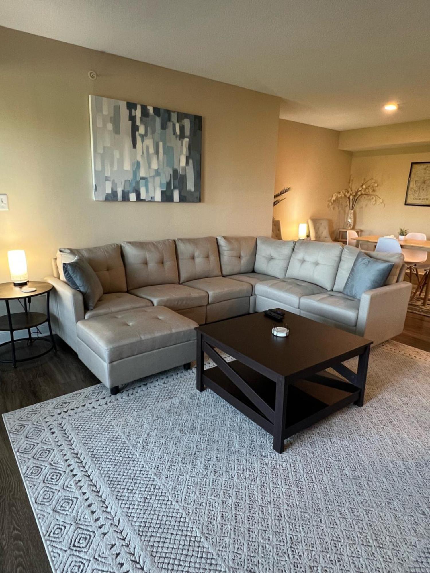 שרלוט Spacious 2 Bed, 2 Bath Uptown Gem In The Heart Of The City-Parking-Wi-Fi-Balcony Cgv מראה חיצוני תמונה